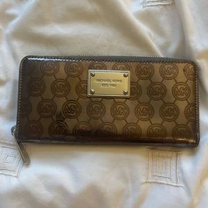 Michael Kors metallic silver wallet